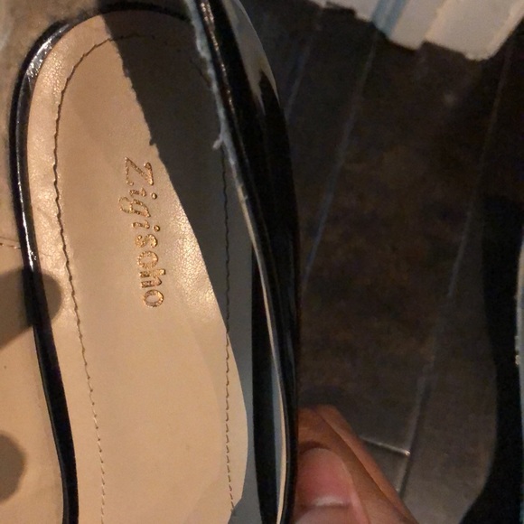 Black heels - Picture 2 of 3